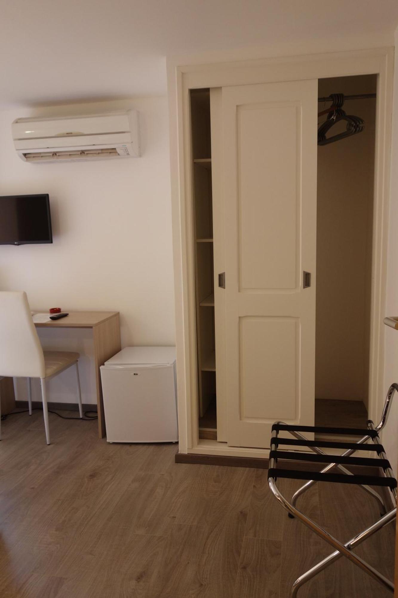 Hotel Le Prejoly Saint-Vallier-de-Thiey 객실 사진