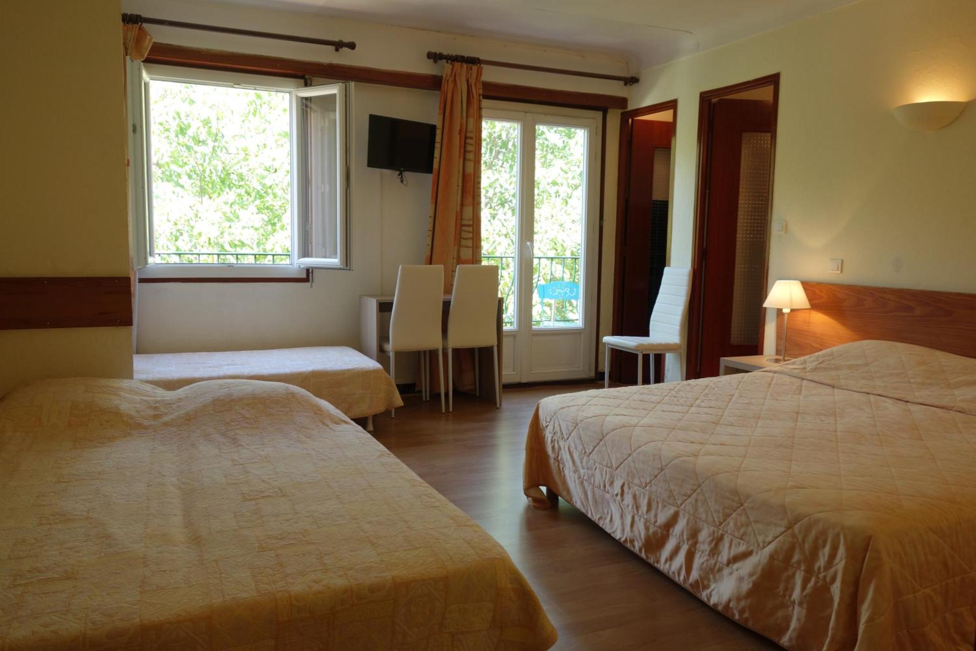 Hotel Le Prejoly Saint-Vallier-de-Thiey 객실 사진
