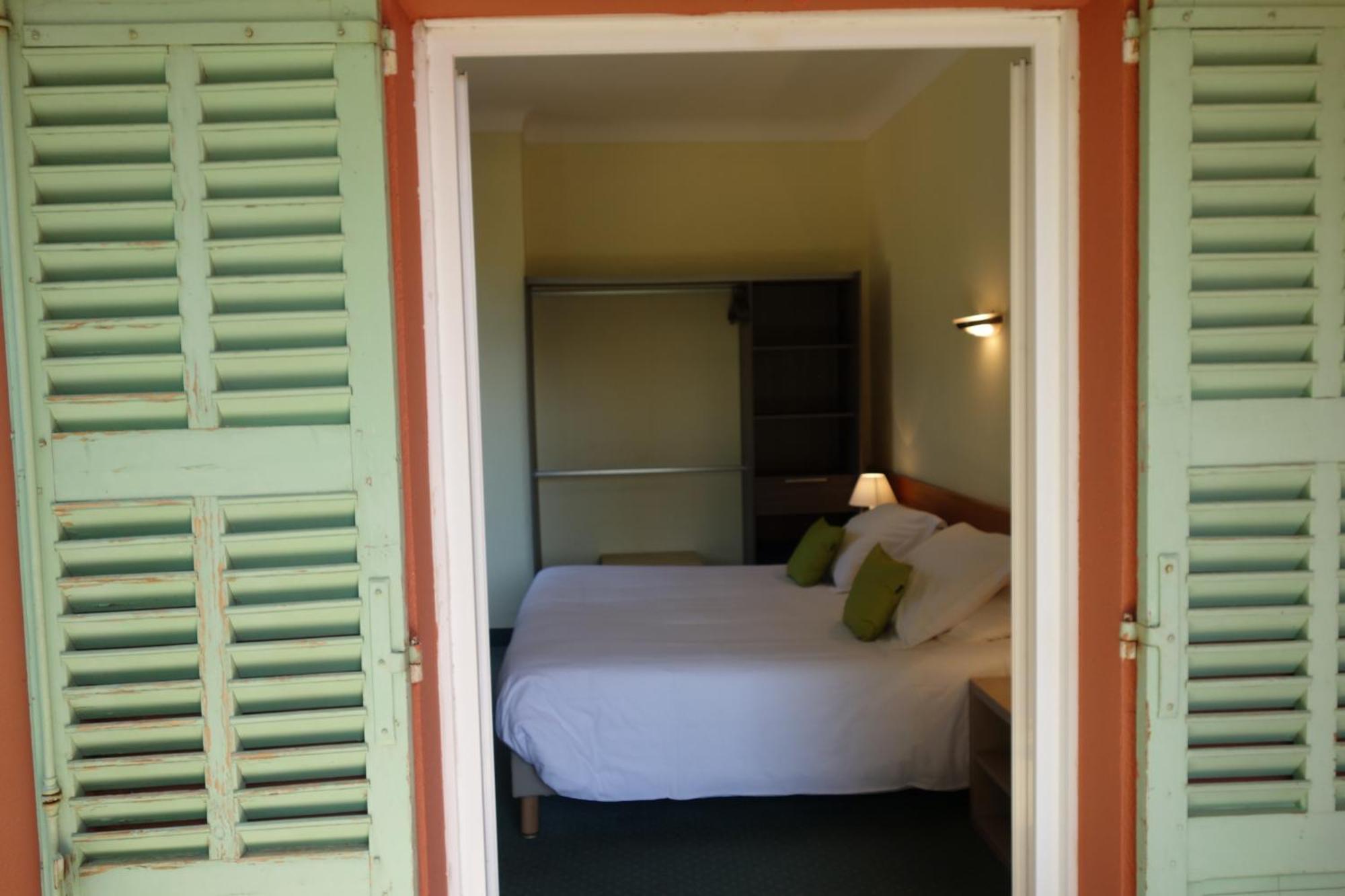 Hotel Le Prejoly Saint-Vallier-de-Thiey 객실 사진