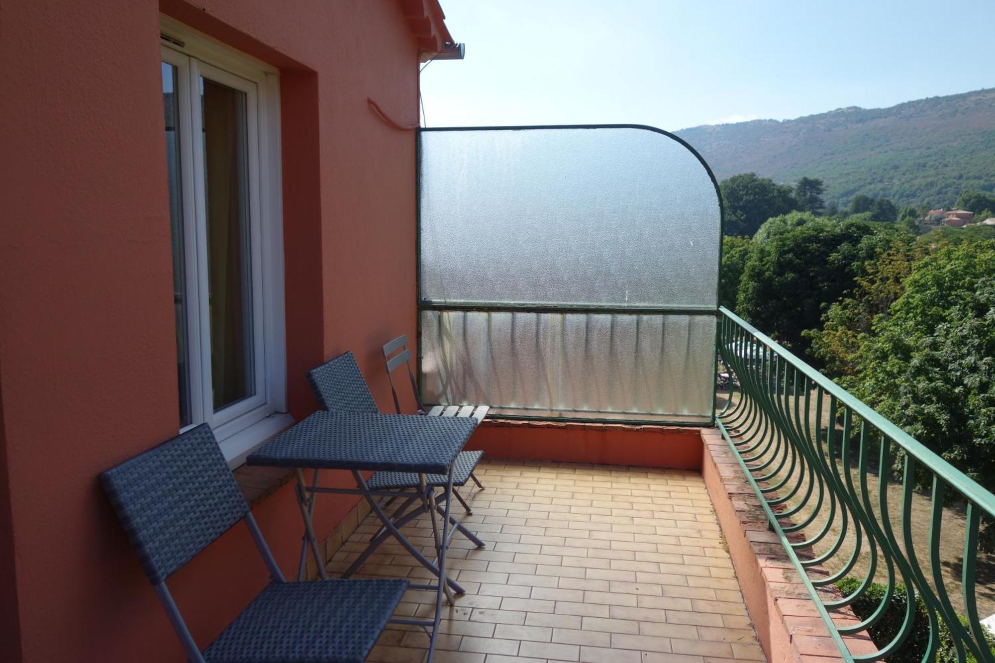 Hotel Le Prejoly Saint-Vallier-de-Thiey 객실 사진
