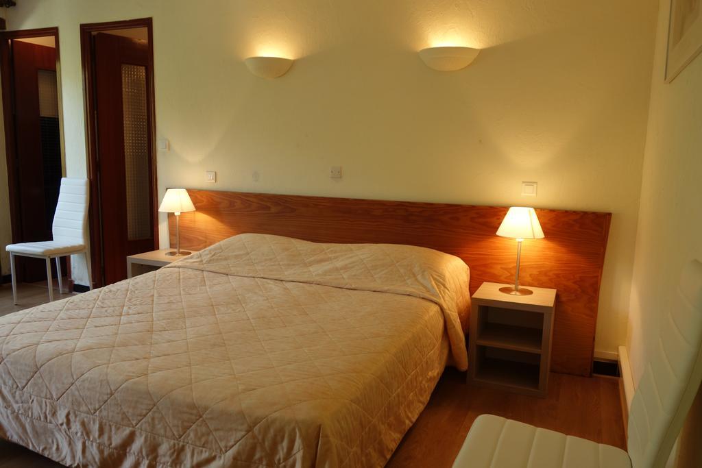 Hotel Le Prejoly Saint-Vallier-de-Thiey 객실 사진